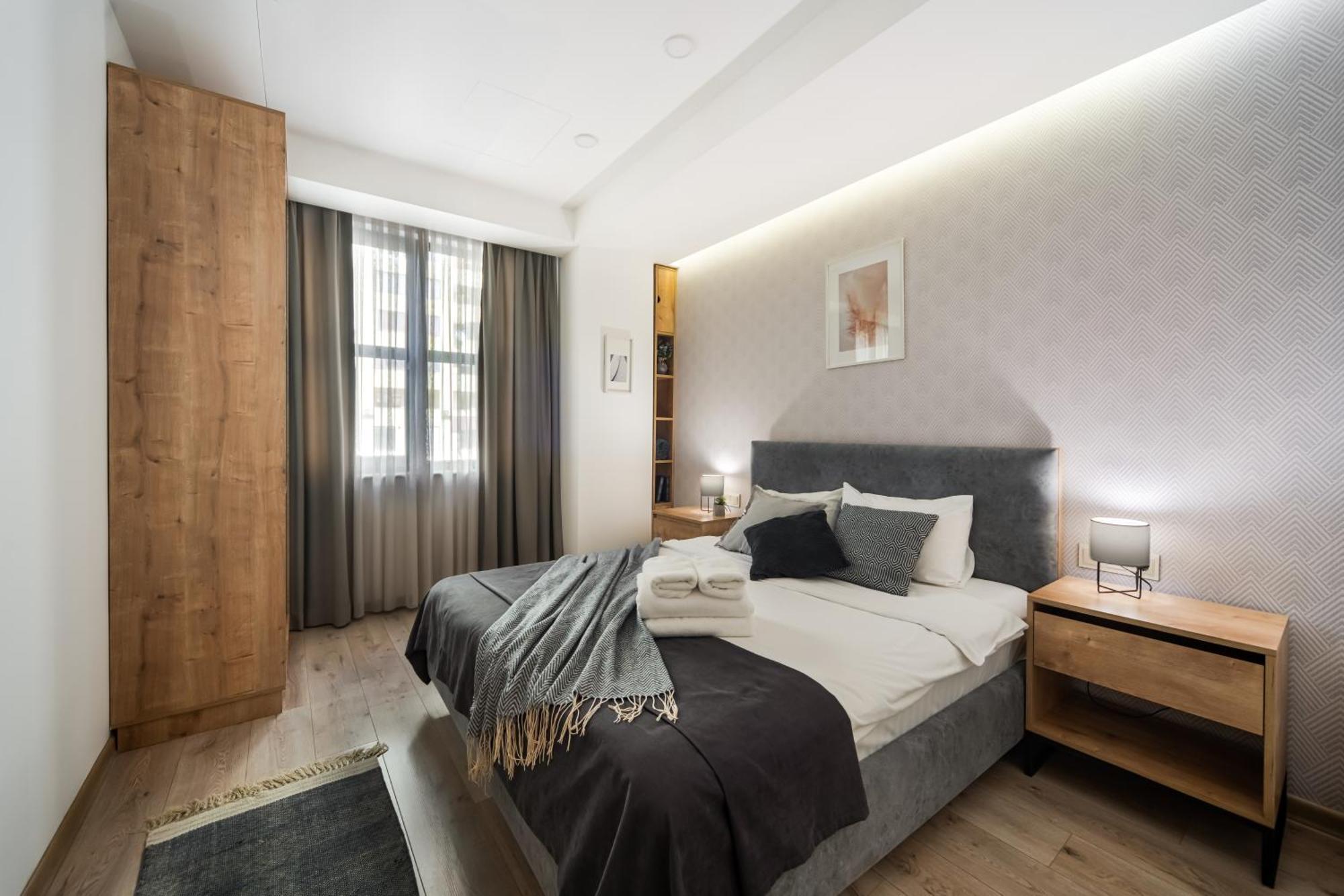 Thames Apartment By Downtown Inn, City Center Erivan Exterior foto