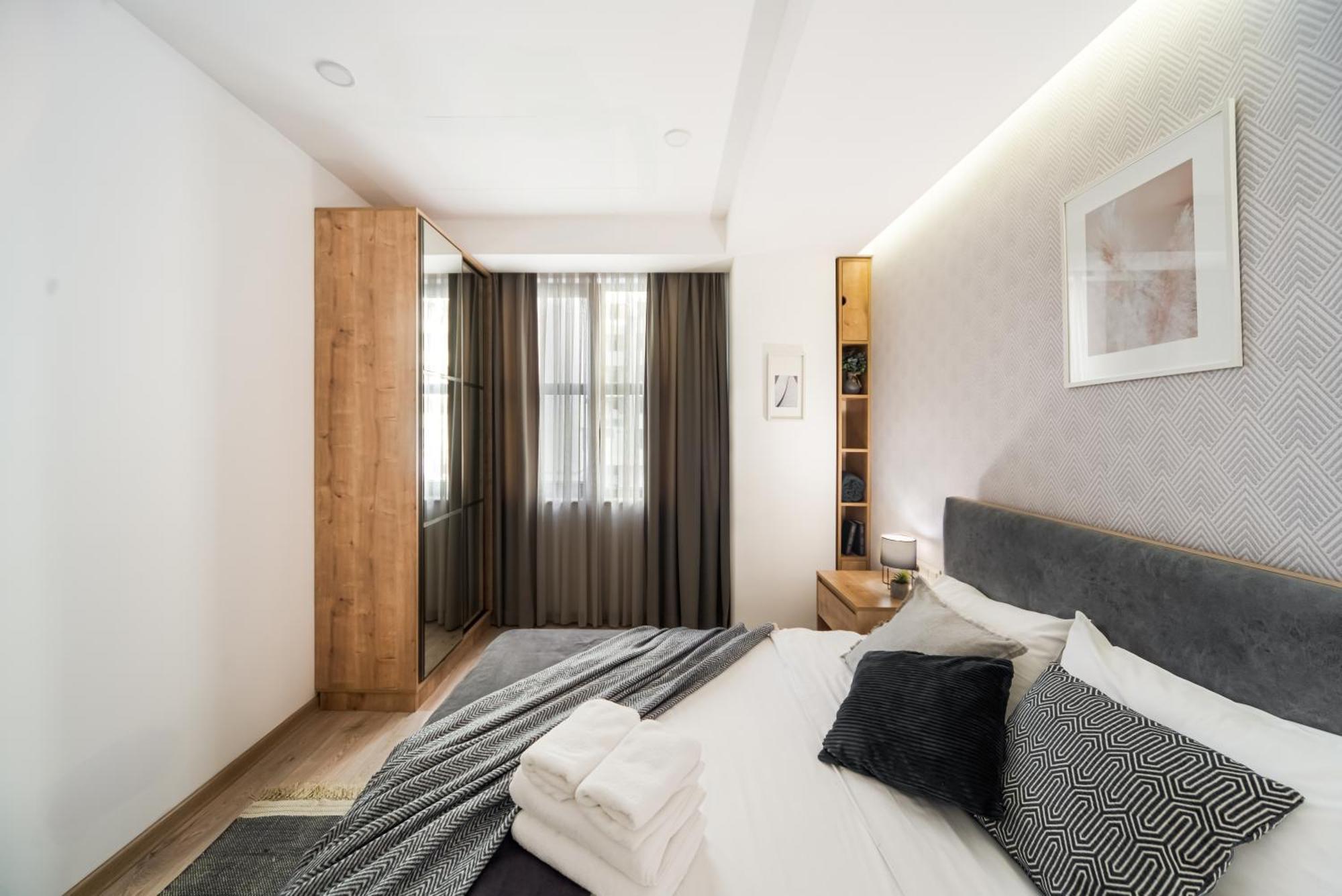 Thames Apartment By Downtown Inn, City Center Erivan Exterior foto